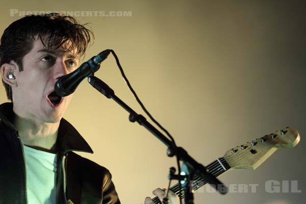 ARCTIC MONKEYS - 2011-08-27 - SAINT CLOUD - Domaine National - Grande Scene - 